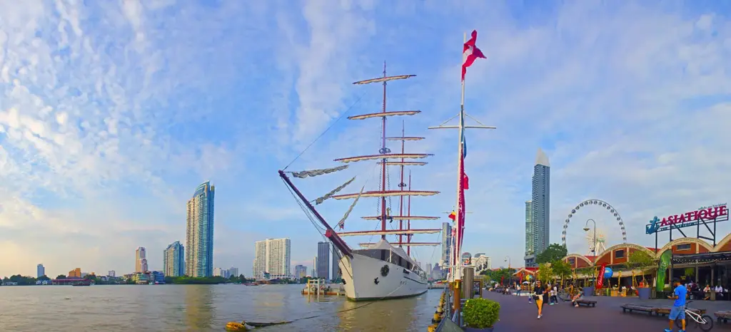 Asiatique The Riverfront