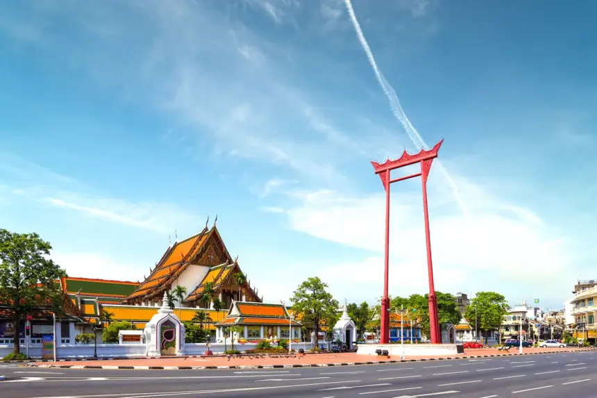 Giant Swing: Sao Chingcha – A Cultural Landmark in Bangkok