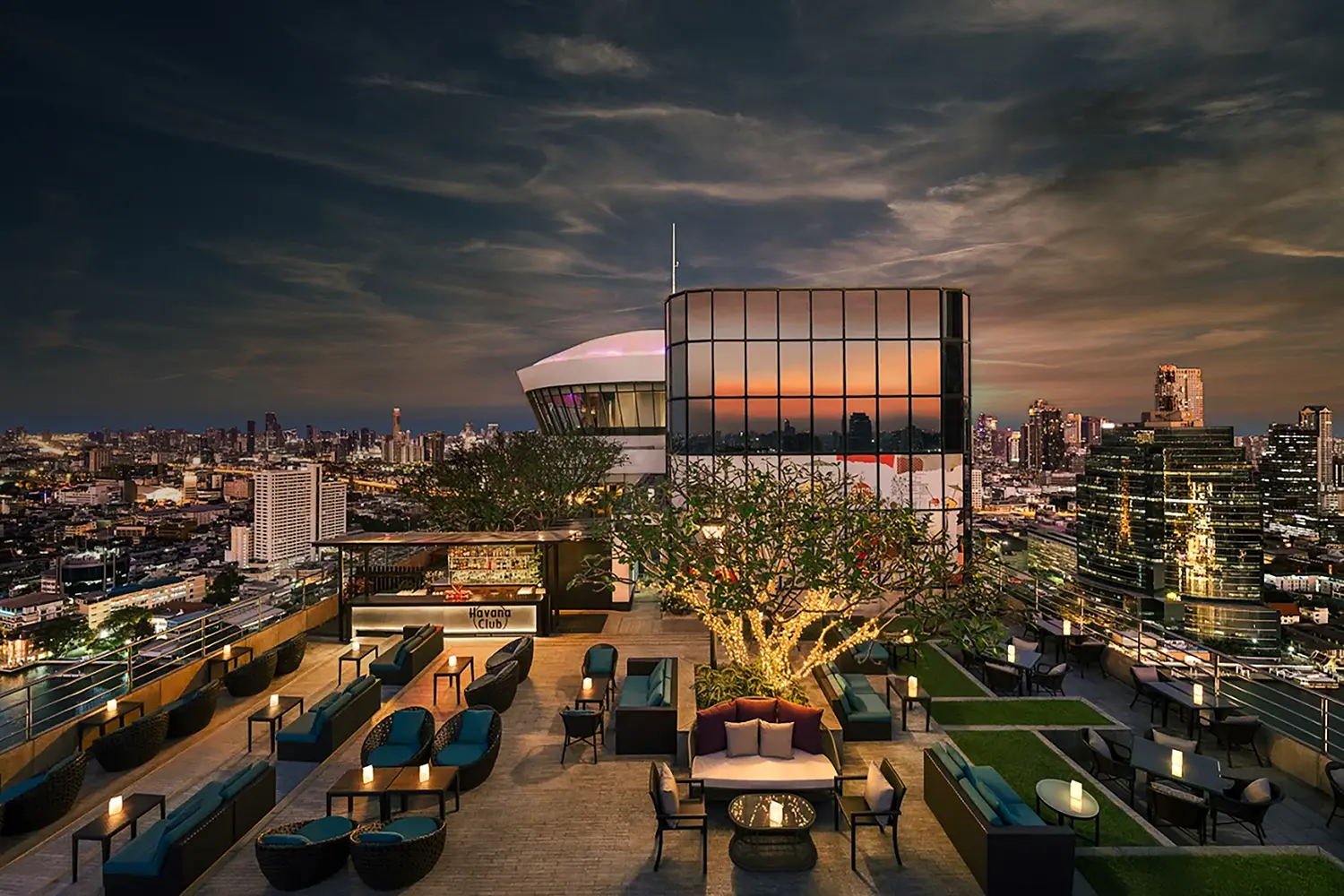 ThreeSixty Rooftop Bar in Bangkok