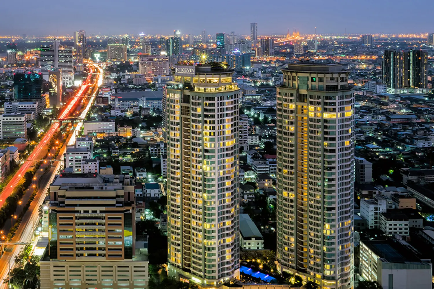 ZOOM Sky Bar & Restaurant in Bangkok