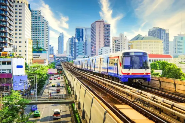 Bangkok BTS Skytrain Guide 2026: Routes, Prices & Tips