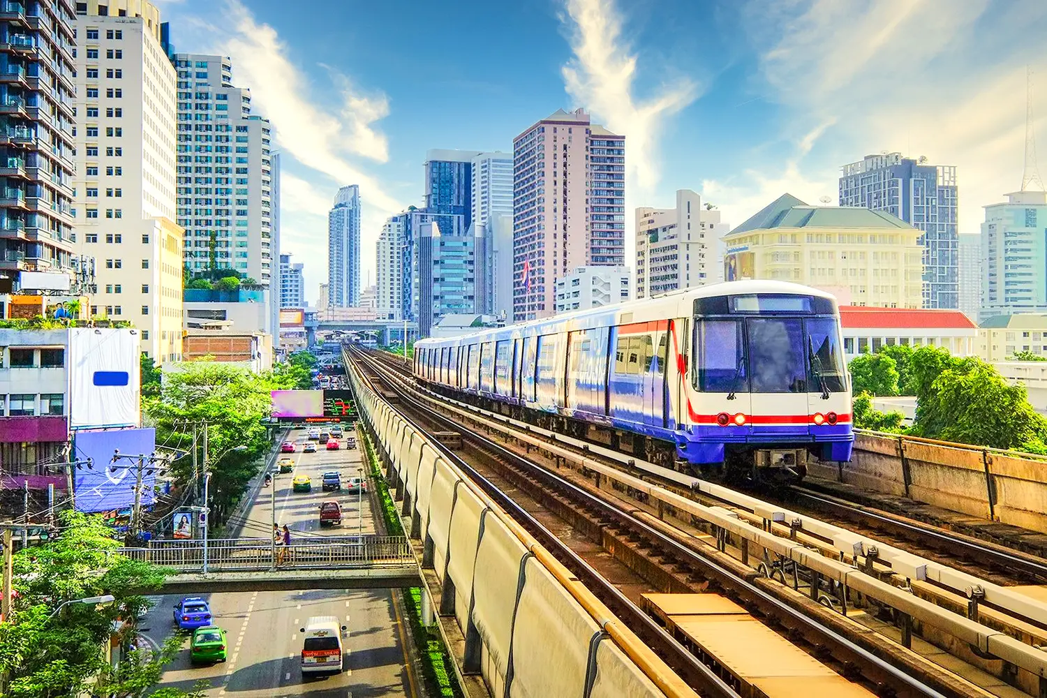 Bangkok BTS Skytrain Guide 2026: Routes, Prices & Tips