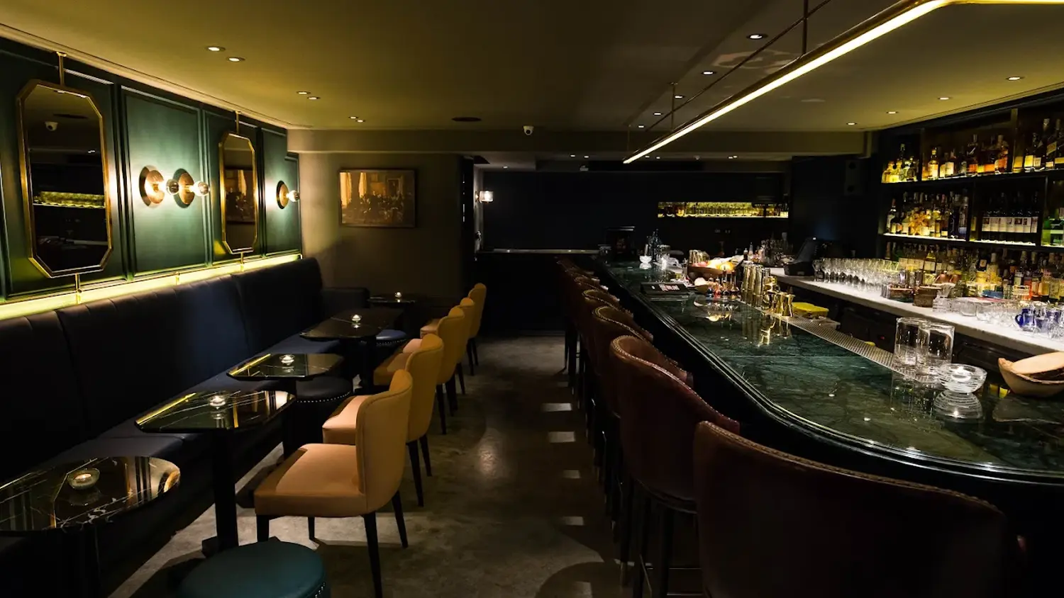 Vesper (เวสเปอร์) Cocktail Bar